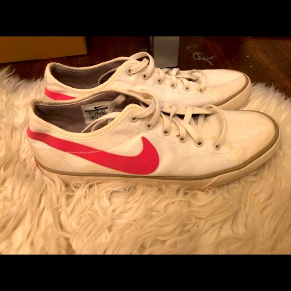 Nike canvas, pink swish 🥰 - Picture 1 of 6